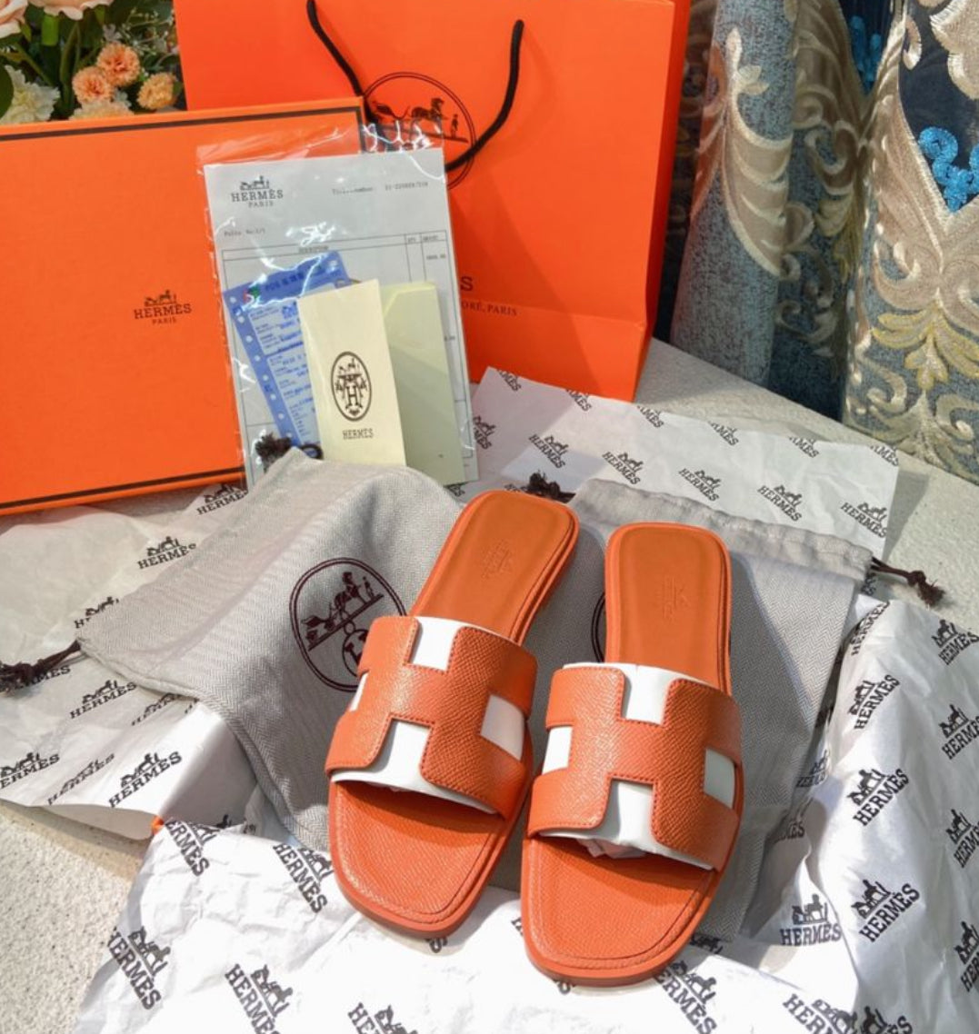 ORANGES SANDALS